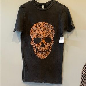 Black T-Shirt with Orange Skull Design women’s xs new